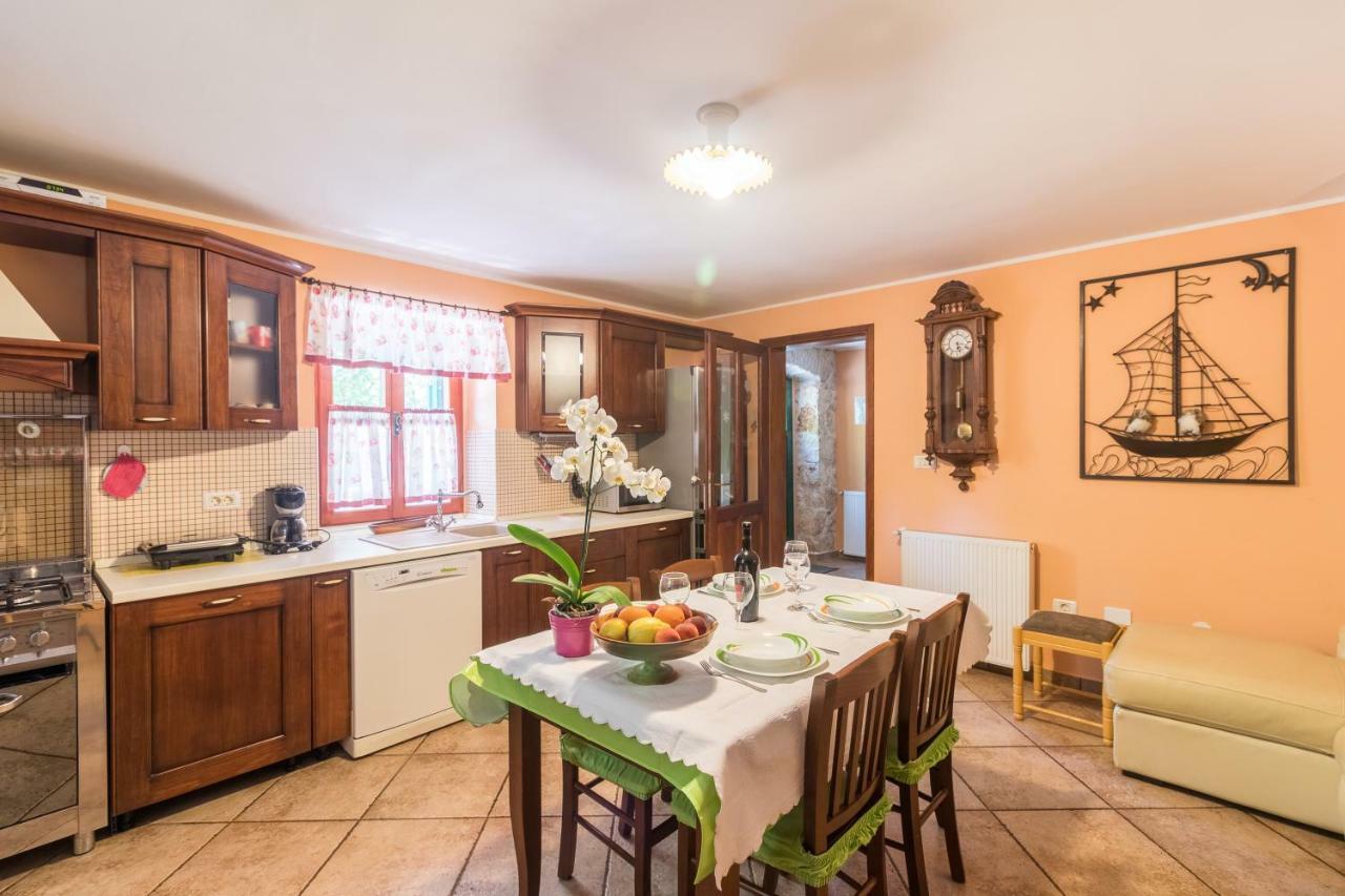 Country House Apartments Apartment *