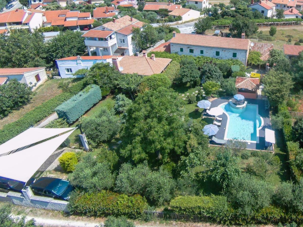 Country House Apartments Apartment *