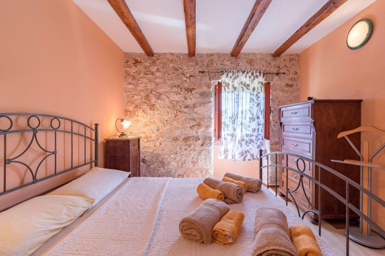 Country House Apartments